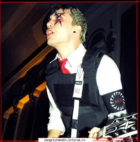 originari din new jersey, baietii de la my chemical romance canta un fel de punk-rock, ce a fost