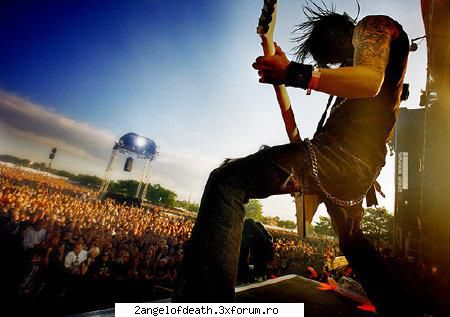Top 3 melodii preferate - 1.Bullet for my valentine-room - ...:::Muzica:::...